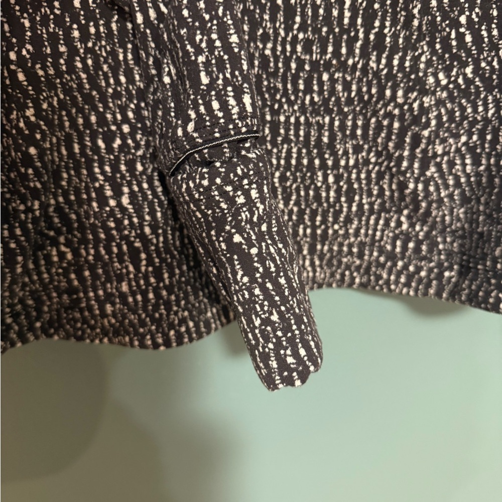 Lululemon Runderful Long Sleeve - Picture 7 of 7
